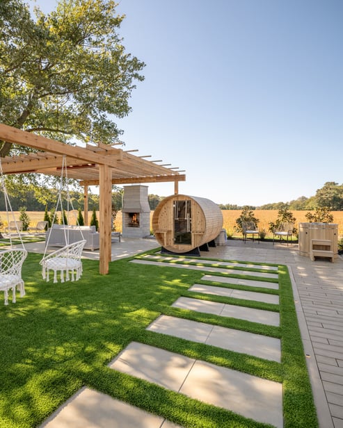 Diseño de patio trasero tipo spa con losas de patio Techo-Bloc