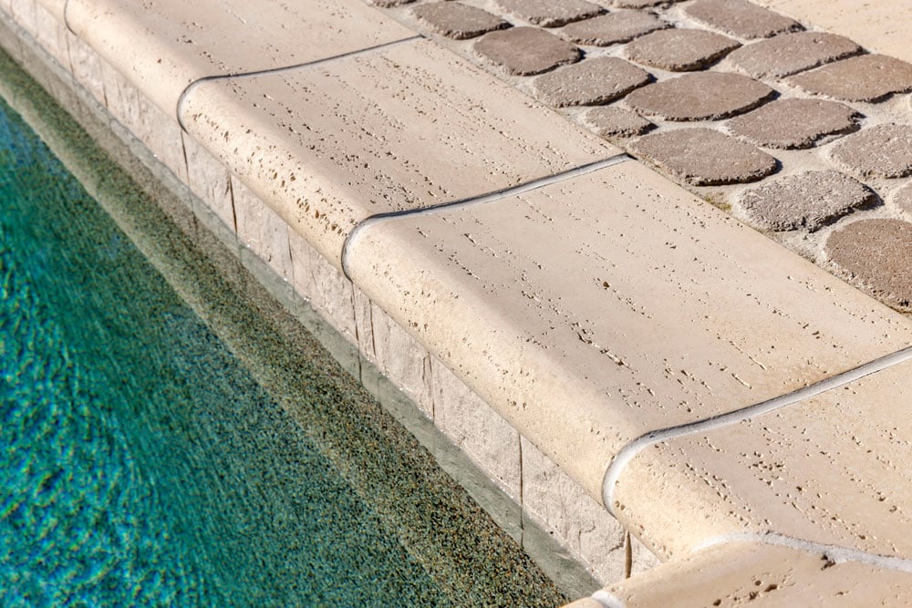 4-pool-coping-Bali-travertina-raw-couronnement-de-piscine-A00410-05-091-HDR