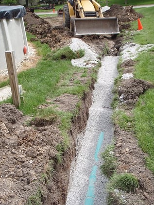 La excavación de zanjas es una excelente manera de solucionar problemas de agua
