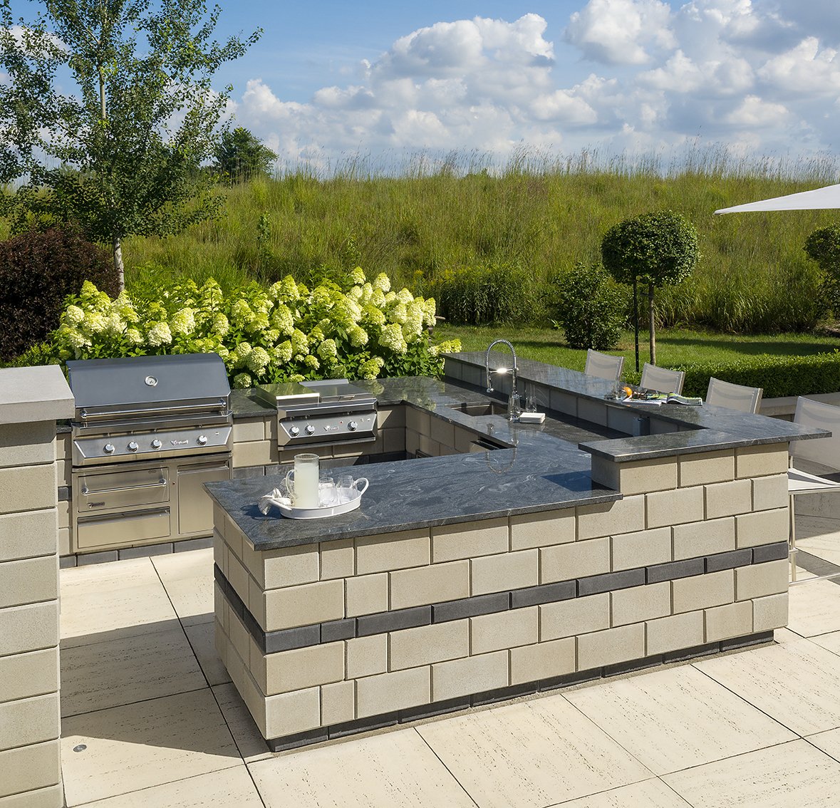 TB2020_hideaway-retreat_1_alfresco-dining