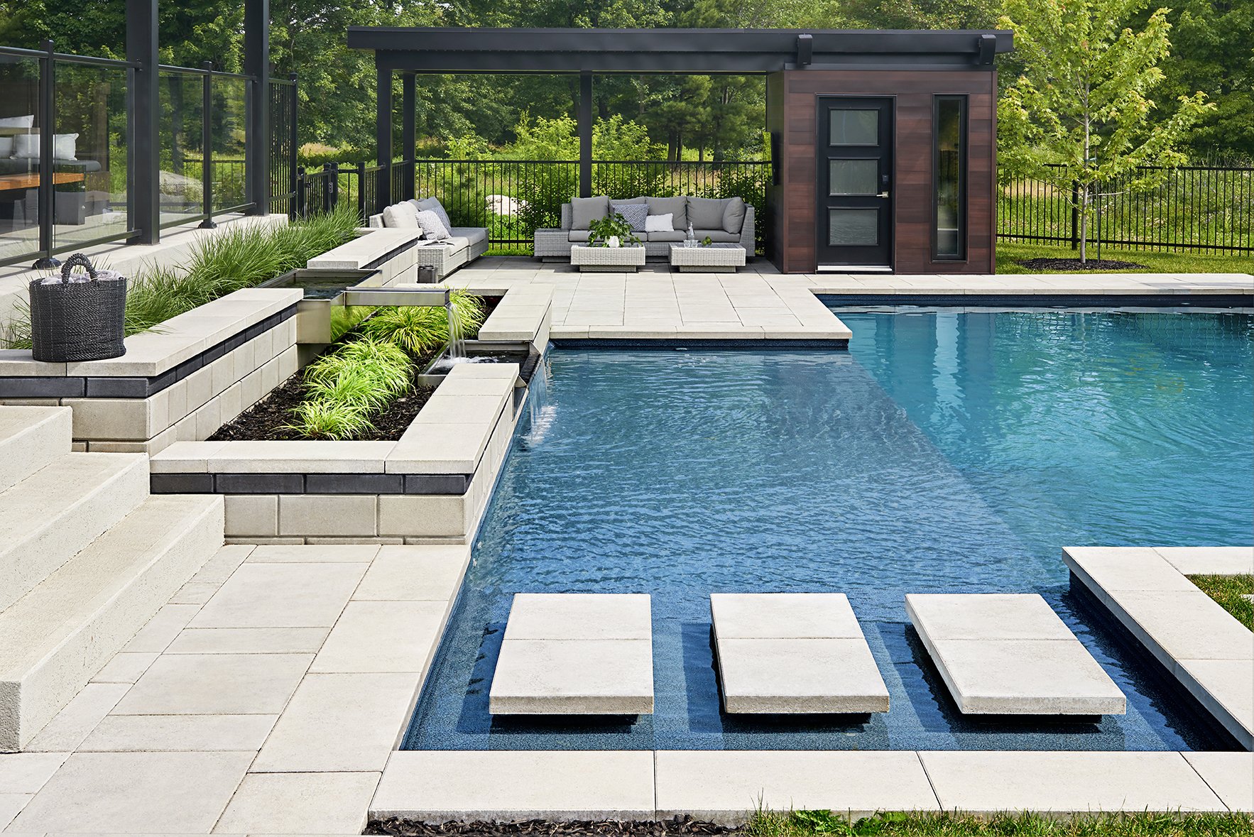 TB2020_hideaway-retreat_8_junto-a-la-piscina_para-agregar