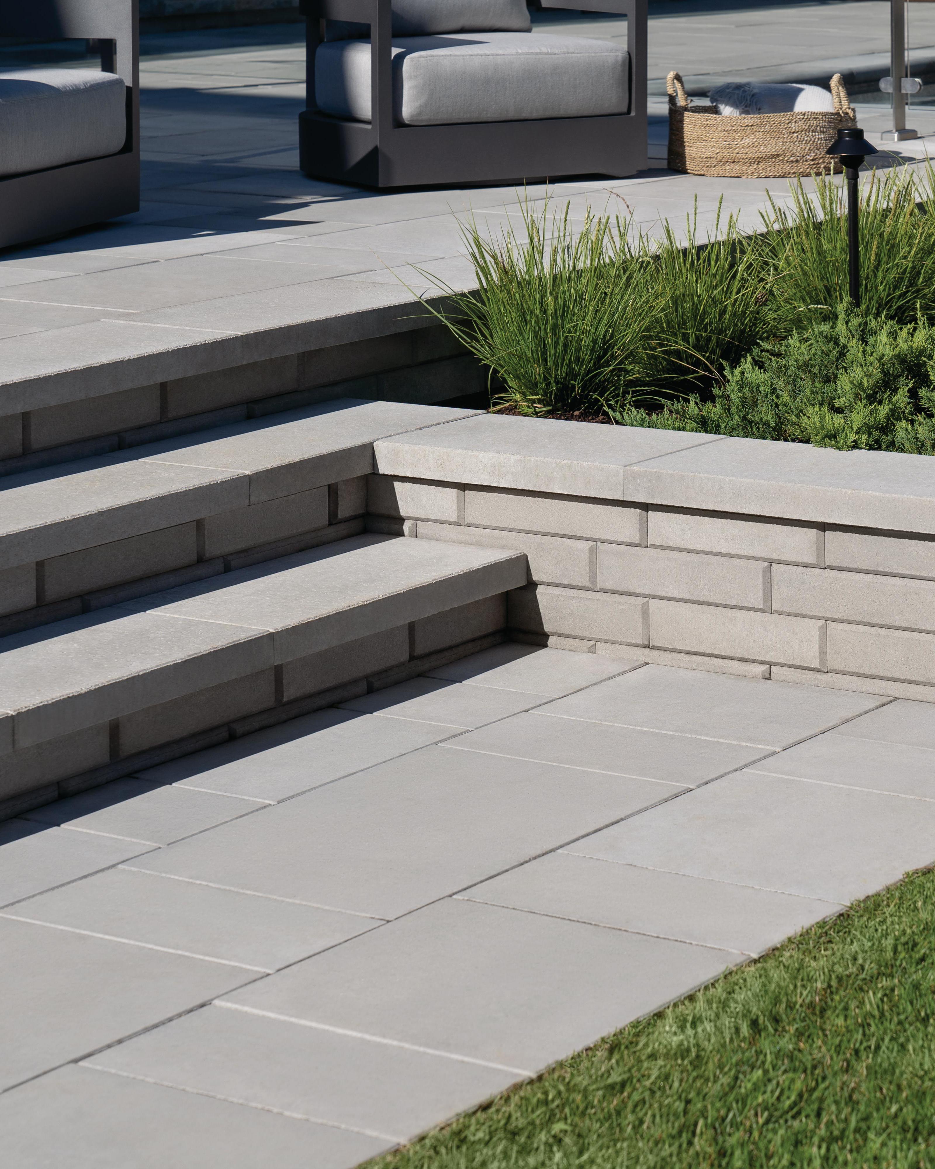 Adoquines Techo-Bloc en muros de contención y escalones